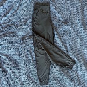 Athleta Brooklyn jogger pants - Grey
